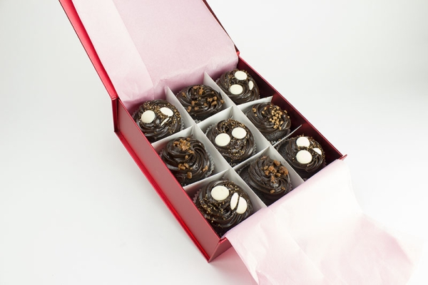 9 Chocolate Buttons and Fudge Cupcakes Gift Boxed