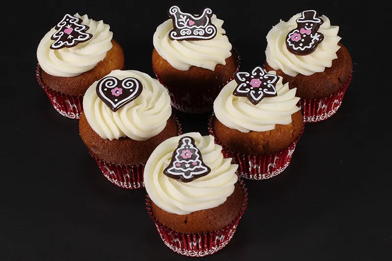 Happy Holidays Gingerbread Cupcakes