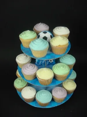 Football Party Cupcakes With Stand (24)