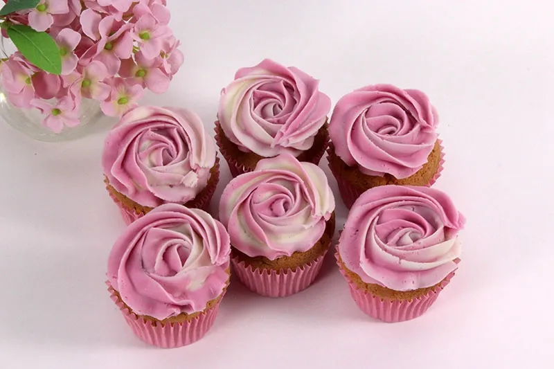 Rose Design Cupcakes - Box of 6
